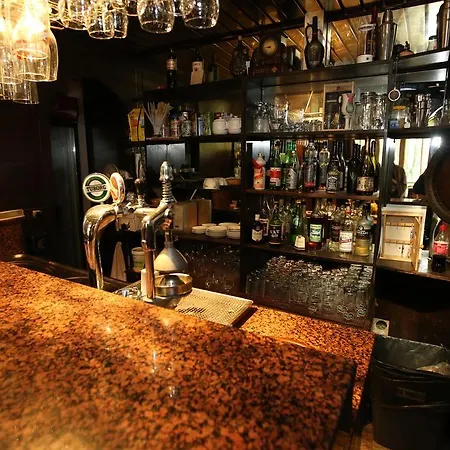 Hotel & Restaurant The House