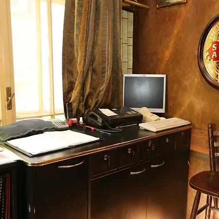 & Restaurant The House 2*