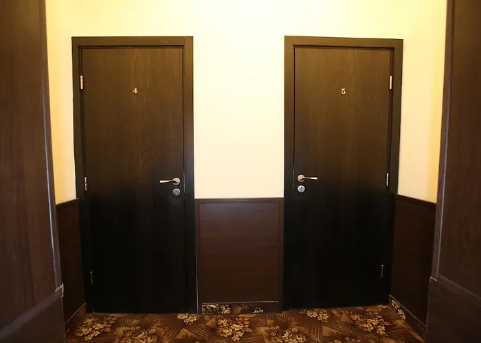 ومطعم ذا هاوس 2*