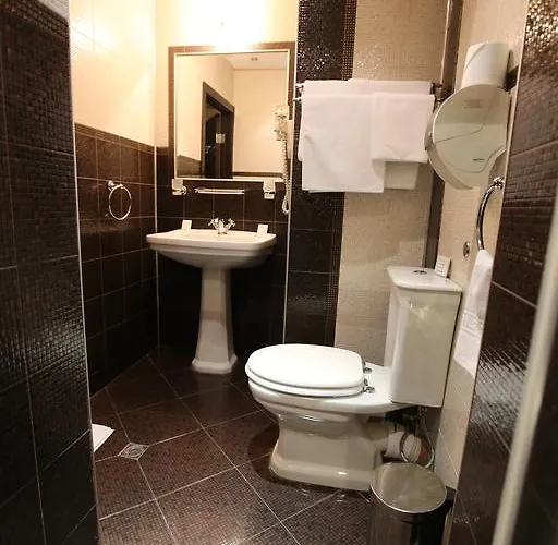 & Restaurant The House Hotel