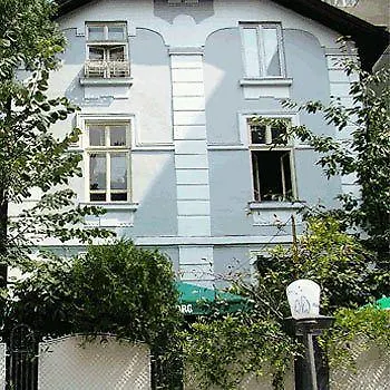 & Restaurant The House