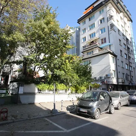 & Restaurant The House Hotel