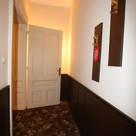 & Restaurant The House 2* Sofia