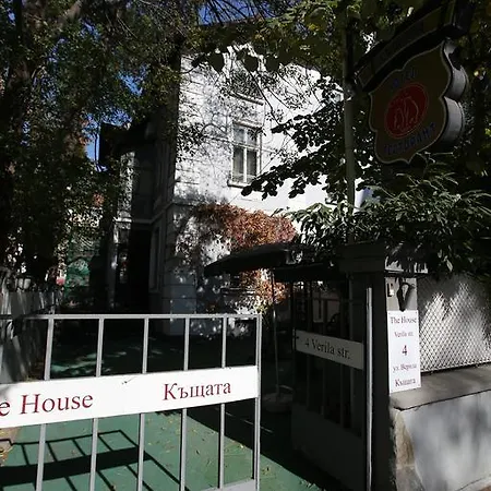 & Restaurant The House Hotel 2*